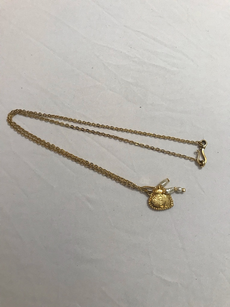 Gold Tone Heart Love Faux White Fresh Water Pearls Chain Necklace 22 Inches